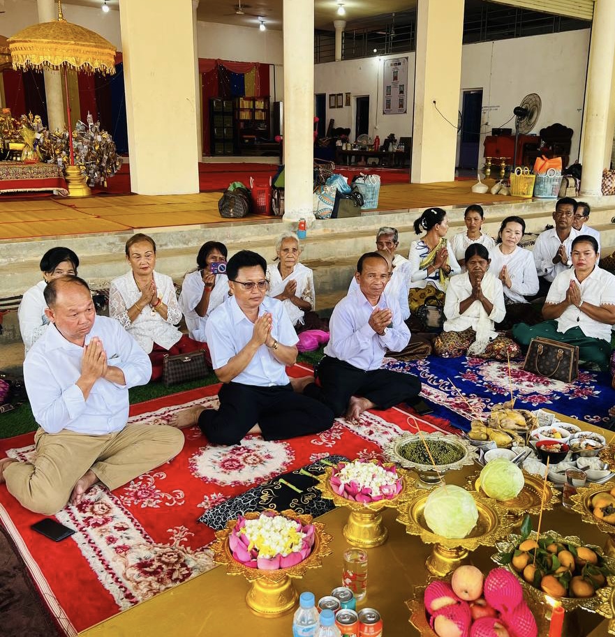 លោក ម៉ុង ឈូ សមាជិកក្រុមប្រឹក្សាស្រុកគិរីសាគរ លោក ហៀង សូនី សមាជិកក្រុមប្រឹក្សាស្រុក លោកមេឃុំភ្ញីមាស មន្រ្ដីរាជការជុំវិញស្រុក យាយជីតាជី ព្រមទាំងពុទ្ធបរិស័ទពិធីក្រុងពលី សូត្រមន្តបុណ្យកឋិនទាននៅវត្តគិរីតេជោ(វត្តកូនកុក)