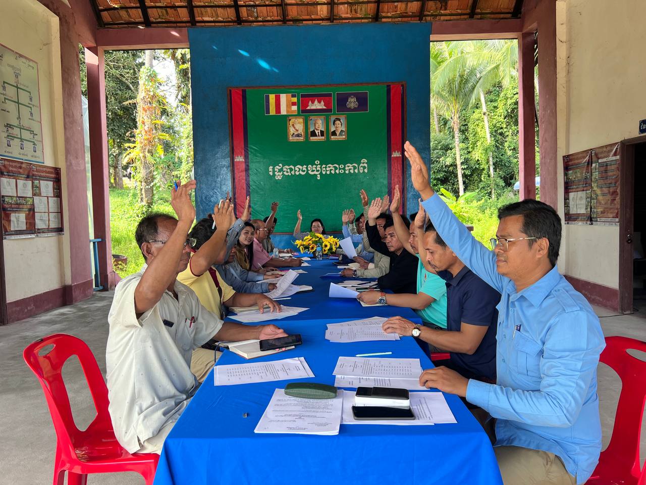 លោកស្រី លិ ឡាំង ប្រធានគណៈកម្មាធិការស្រី្ត និងកុមារឃុំ (គ.ក.ន.ក) បានដឹកនាំកិច្ចប្រជុំ គ.ក.ន.ក ឃុំ ប្រចាំខែវិច្ឆិកា ឆ្នាំ២០២៤ របស់គណៈកម្មាធិការទទួលបន្ទុក និងកុមារឃុំ ។