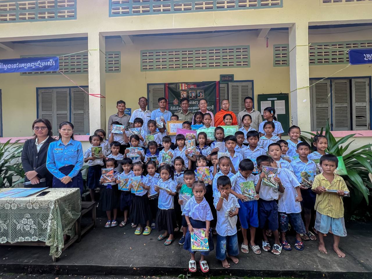 លោក និត វីដា សមាជិកក្រុមប្រឹក្សាឃុំកោះកាពិ បានអញ្ជើញចូលរួមជាអធិបតីភាព ក្នុង ពិធីប្រារព្ធបេីក បវេសនកាល ឆ្នាំ សិក្សា ២០២៤-២០២៥ នៅសាលាបឋមសិក្សាកោះកាពិ ក្នុងឃុំកោះកាពិ ស្រុកកោះកុង ខេត្តកោះកុង។