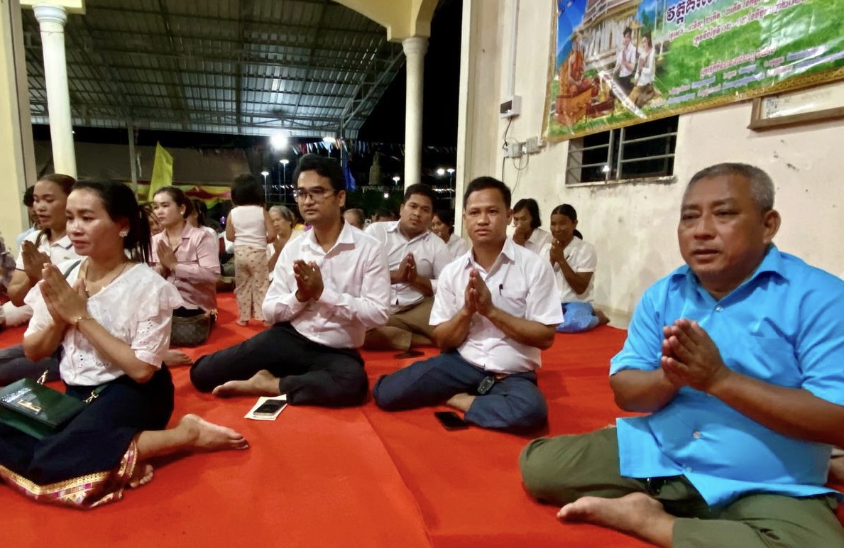 លោក ឆេង សំណាង សមាជិកក្រុមប្រឹក្សាស្រុកគិរីសាគរ បានដឹកនាំមន្រ្តីរាជការនៃរដ្ឋបាលស្រុក ជំទប់ទី១ឃុំភ្ញីមាស នាយប៉ុស្តិ៍នគរបាលរដ្ឋបាលភ្ញីមាស មេភូមិ យាយជីតាជី ព្រមទាំងពុទ្ធបរិស័ទពិធីបទនមស្ការ សមាទានសីល និមន្តព្រះសង្ឃចម្រើនព្រះបរិត្ត និងសម្ដែងធម៌ទេសនាពិធីបុណ្យកឋិនទានមហាសាមគ្គី នៅវត្តគិរីតេជោ(វត្តកូនកុក)