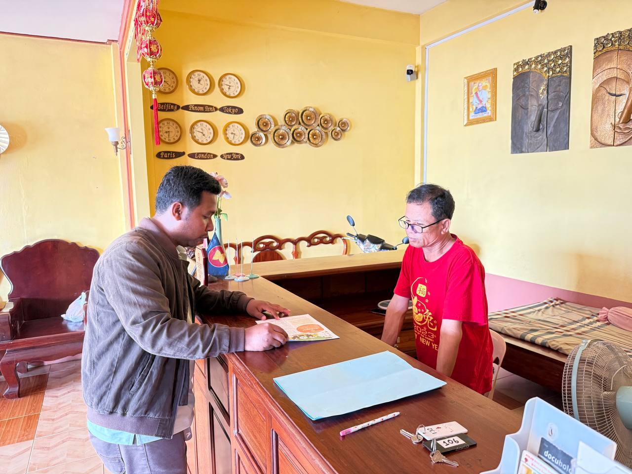 សកម្មភាពមន្ត្រីមន្ទីរទេសចរណ៍ផ្សព្វផ្សាយពីវគ្គបណ្តុះបណ្តាលលើជំនាញការិយាល័យជួរមុខ