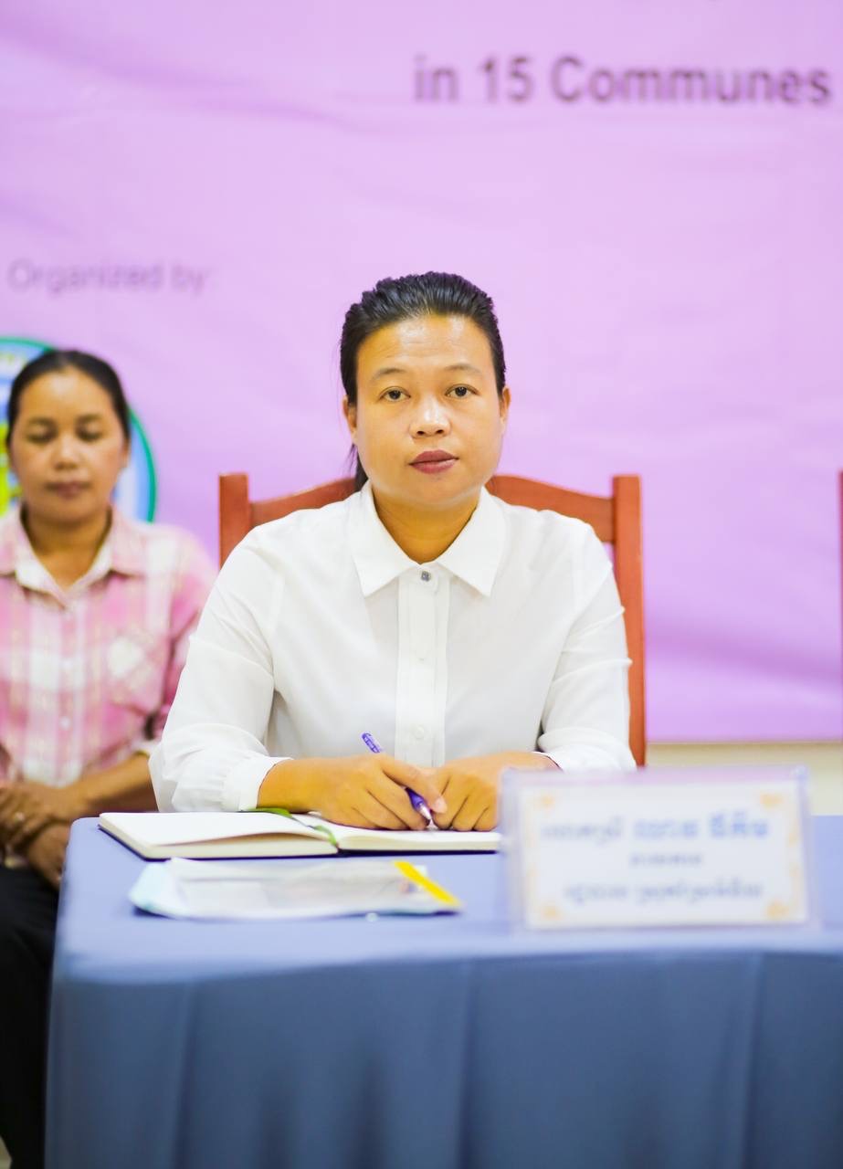 លោក សៀង សុទ្ធមង្គល អភិបាលស្តីទីស្រុកស្រែអំបិល ចាត់លោក ស្រី ឈៀវ ឪគីម នាយករងរដ្ឋបាលសាលាស្រុក ចូលរួមវគ្គបណ្តុះបណ្តាល ស្តីពីការប្រែប្រួលអាកាសធាតុ ប្រព័ន្ធប្រកាសឲ្យដឹងមុន ការលើកកម្ពស់សមភាពយេនឌ័រ និងពិការភាព ប្រកបដោយបរិយាបន្ន។ នៅអគារធនធាន នៃវិទ្យាល័យស្រែអំបិល ស្រុកស្រែអំបិល ខេត្តកោះកុង។