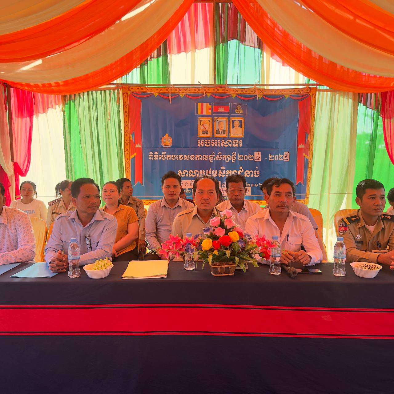 លោក ម៉ឹក ឡាំង ជំទប់ទី១ឃុំប្រឡាយ បានអញ្ជើញចូលរួមជាគណធិបតី ក្នុងពិធីបើកបវេសនកាល ឆ្នាំ២០២៤-២០២៥ នៅសាលាបឋមសិក្សា ហ៊ុនសែនជំនាប់ ក្រោមអធិបតីភាព លោក ផេង​ ផល​ អភិបាល​រង​ នៃគណៈអភិបាលស្រុកថ្មបាំង ខេត្តកោះកុង។
