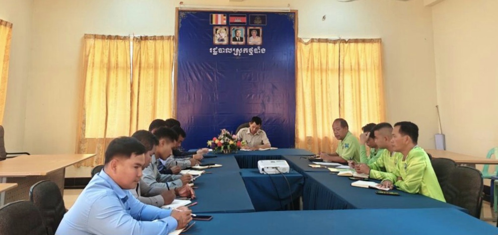 រដ្ឋបាលស្រុកថ្មបាំង សហការ និងមន្ទីរបរិស្ថានខេត្តកោះកុង រៀបចំកិច្ចប្រជុំ ស្ដីពីការចុះស្រង់ទិន្នន័យ និងធ្វើបច្ចុប្បន្នភាពប្រភពបំពុលបរិស្ថានតាមបណ្ដាលអាជីវកម្ម-សិប្បកម្ម និងសំណង់ផ្ទះចិញ្ចឹមសត្វត្រចៀកកាំ នៅក្នុងស្រុកថ្មបាំង