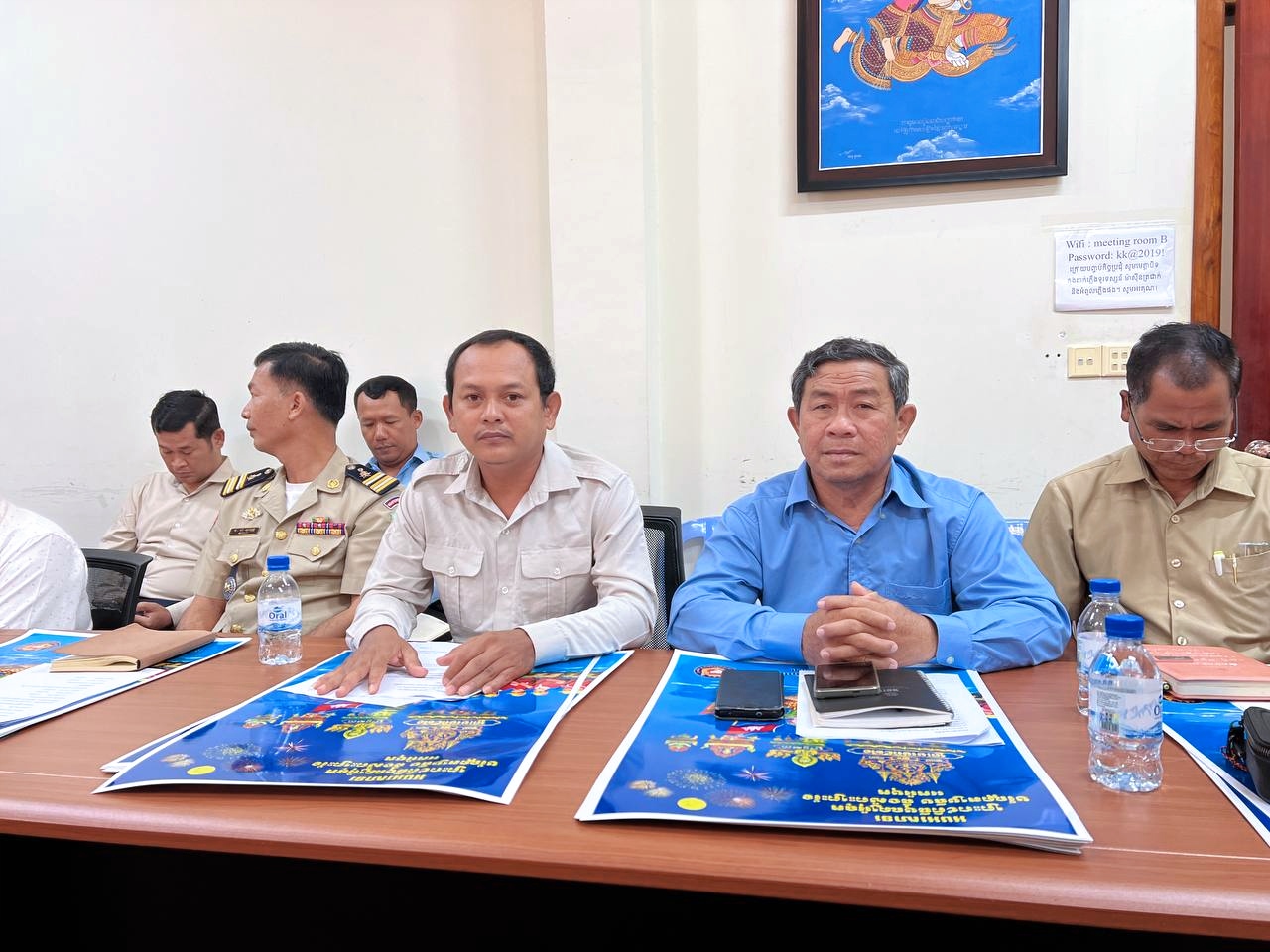 លោក ផល សុផាន់ណា អភិបាលរង នៃគណៈអភិបាលស្រុកថ្មបាំង បានអញ្ជើញចូលរួមកិច្ចប្រជុំគណៈកម្មការបច្ចេកទេសទូកង ដើម្បីត្រៀមចូលរួមប្រណាំងទូក