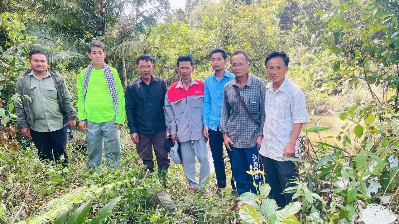 លោក ភ្លួង សួង ប្រធាន ការិយាល័យ សេដ្ឋកិច្ច និងអភិវឌ្ឍន៍សហគមន៍ បានចូលរួមសហការជាមួយមន្ទីរបរិស្ថានខេត្តកោះកុង ចុះត្រួតពិនិត្យវាយតម្លៃ និងផ្តល់យោបល់លើការរៀបចំកិច្ចសន្យាការពារបរិស្ថាន និងទីតាំងស្តុកខ្សាច់ ចំនួន០៤