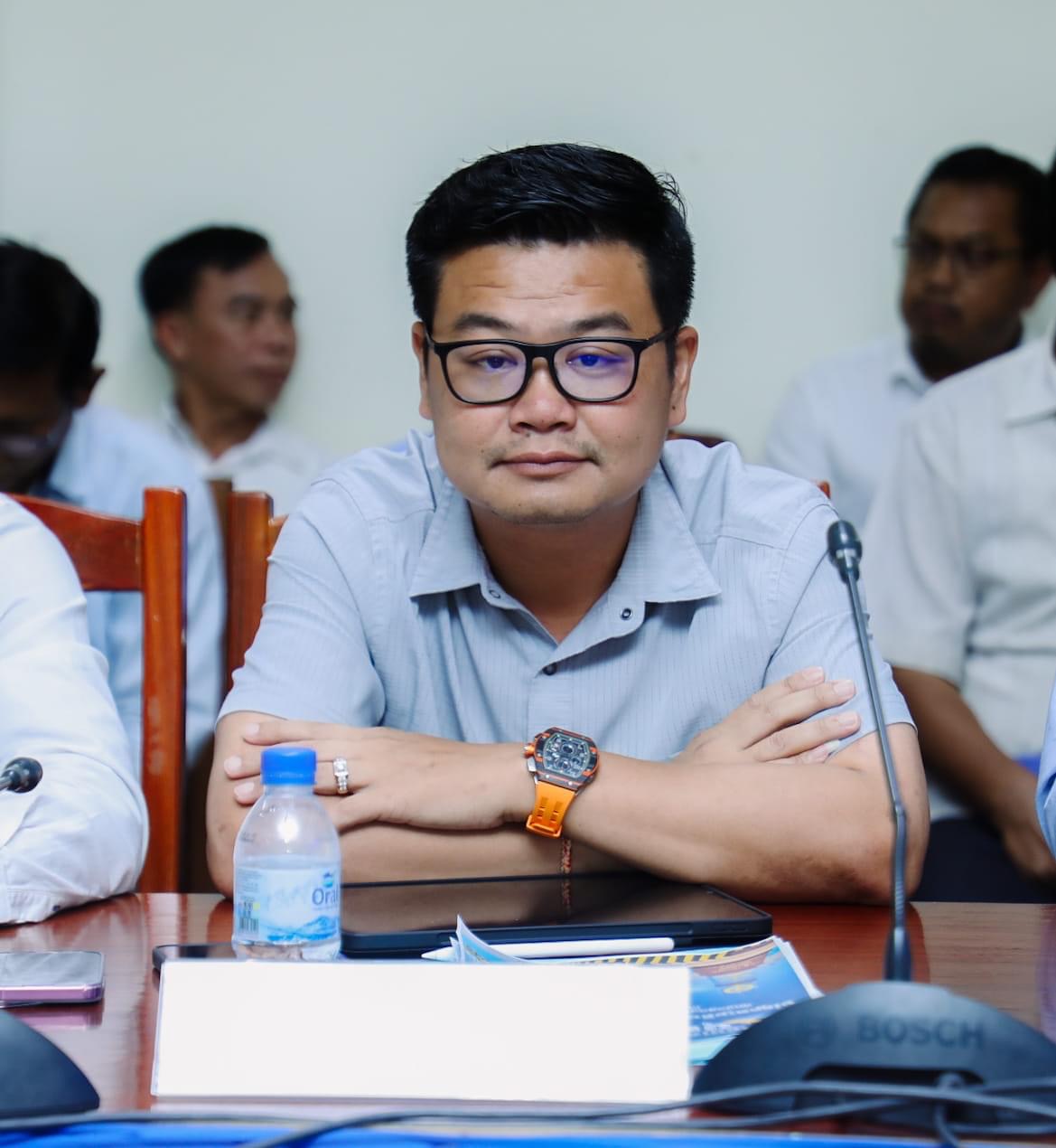 លោក ក្រូច បូរីសីហា អភិបាល នៃគណៈអភិបាលស្រុកបូទុមសាគរ បានអញ្ជើញចូលរួមកិច្ចប្រជុំត្រួតពិនិត្យវឌ្ឍនភាព នៃការរៀបចំពិធីបុណ្យអុំទូក បណ្ដែតប្រទីប និងសំពេះព្រះខែអកអំបុក ក្រោមអធិបតីដ៏ខ្ពង់ខ្ពស់លោកជំទាវ មិថុនា ភូថង អភិបាល នៃគណៈអភិបាលខេត្តកោះកុង