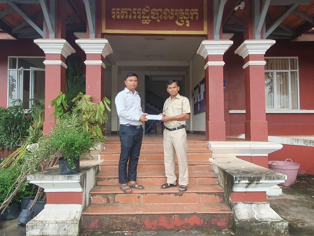 រដ្ឋបាលស្រុកបូទុមសាគរ   សូមថ្លែងអំណរគុណយ៉ាងជ្រាលជ្រៅជូនចំពោះ   ធនាគារ ខេប៊ី ប្រាសាក់(KB PRASAC Bank)សាខាស្រុកបូទុមសាគរ ដែលបានឧបត្ថម្ភថវិកាចំនួន ២០០.០០០រៀល (ពីររយពាន់រៀលគត់) ជូនរដ្ឋបាលស្រុកសម្រាប់ចូលរួមប្រណាំងទូក ប្រកួតសម្រស់ស្ត្រីមជ្ឈិមវ័យ តាំងពិព័រណ៍លក់ផលិតផលនានា ក្នុងព្រះរាជពិធីបុណ្យអុំទូក បណ្តែតប្រទីប និងសំពះព្រះខែ អកអំបុក នាថ្ងៃទី១៤-១៦ ខែវិច្ឆិកា ឆ្នាំ២០២៤ នៅមុខសាលាខេត្តកោះកុង