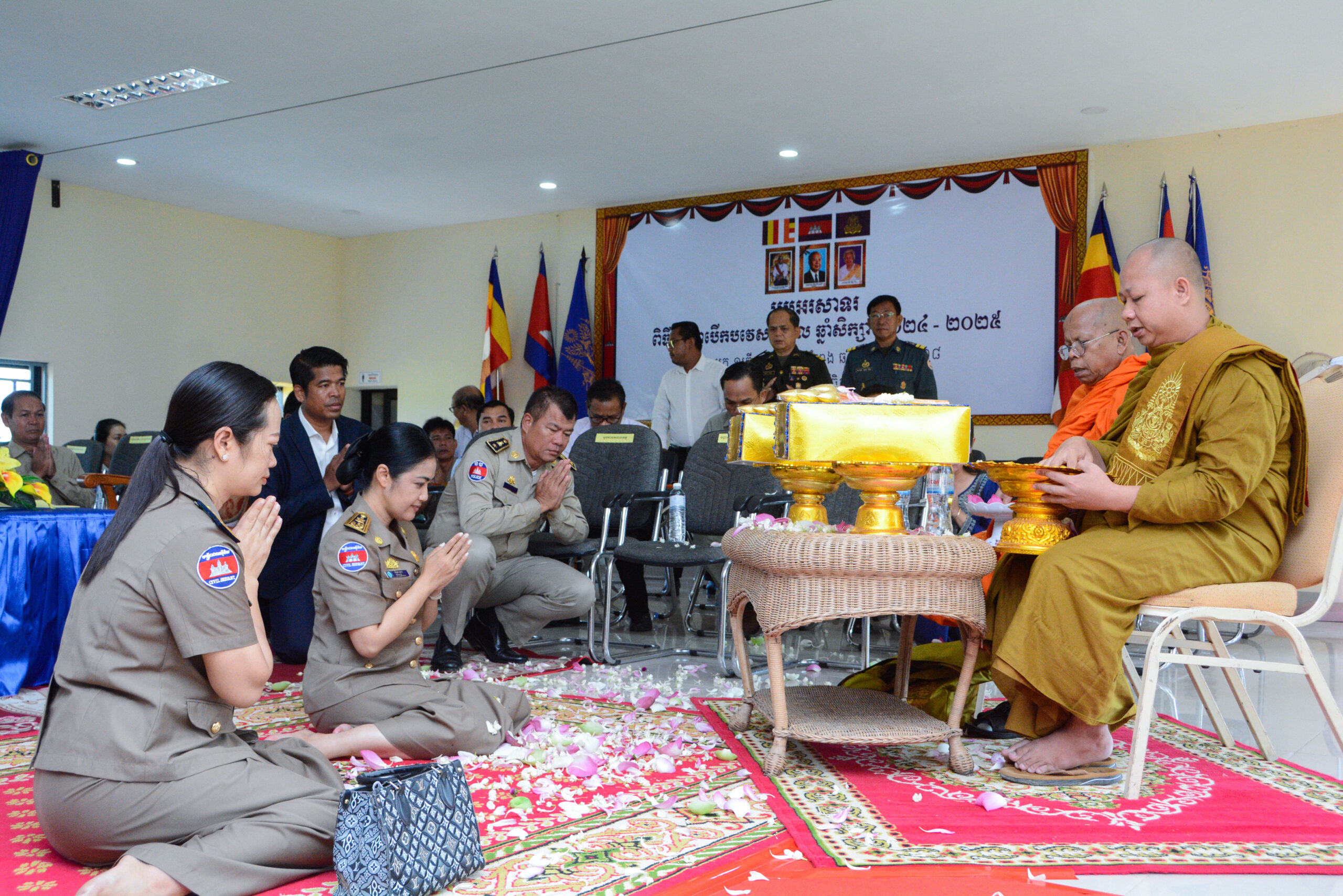 មន្ទីរអប់រំ យុវជន និងកីឡាខេត្តកោះកុង បានរៀបចំពិធីបើកបវេសកាលឆ្នាំសិក្សា២០២៤-២០២៥នៅវិទ្យាល័យចំណេះទូទៅនិងបច្ចេកទេស តេជោសែនកោះកុង
