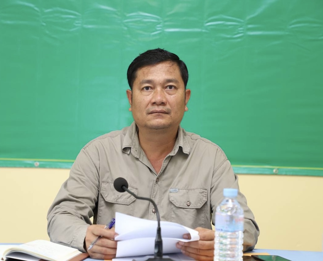 លោក ហុង ប្រុស អភិបាលរងស្រុកស្រែអំបិល តំណាង លោក ជា ច័ន្ទកញ្ញា អភិបាល នៃគណៈអភិបាលស្រុក  បានដឹកនាំកិច្ចប្រជុំបូកសរុប របាយការណ៍ ដើម្បីចូលរួមកិច្ចប្រជុំពិភាក្សាពិនិត្យឯកសារពាក់ព័ន្ធនានា ដើម្បីត្រៀមដាក់ជូន ក្រុមប្រឹក្សាស្រុកពិនិត្យ និងអនុម័ត ក្នុងកិច្ចប្រជុំសាមញ្ញលើកទី៦ អាណត្តិទី៤