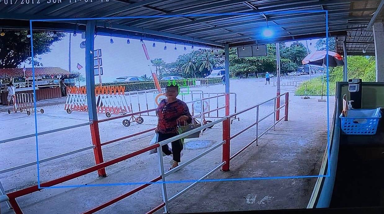 ក្រុមការងារចត្តាឡីស័កប្រចាំការនៅច្រកទ្វារព្រំដែនអន្ដរជាតិចាំយាមបានធ្វើការត្រួតពិនិត្យកម្ដៅលើអ្នកដំណើរចូល និងអ្នកបើកបរយានដឹកជញ្ជូនចូល ឃើញថាពុំមានករណីសង្ស័យនឹងជំងឺឆ្លងទេ។