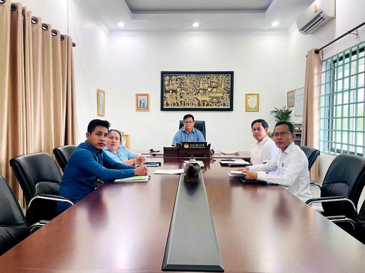 លោក ហ៊ុន ម៉ារ៉ាឌី ប្រធានមន្ទីរបរិស្ថានខេត្ត បានដឹកនាំបើកកិច្ចប្រជុំពិនិត្យ និងកែសម្រួលលក្ខន្តិៈសហគមន៍តំបន់ការពារធម្មជាតិតាតៃក្រោម