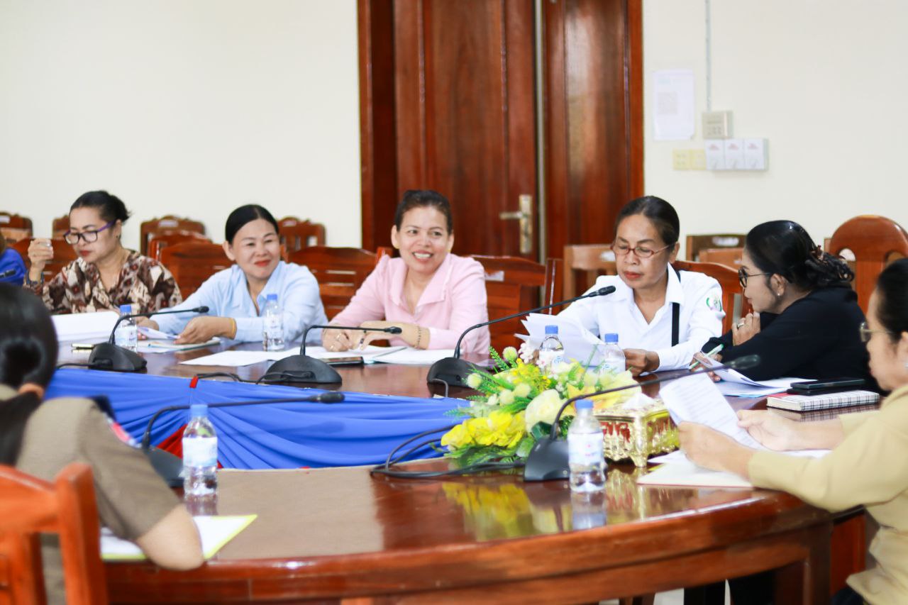 លោកស្រី នាក់ សង អនុប្រធានមន្ទីរអប់រំ យុវជន និងកីឡាខេត្តកោះកុង បានចូលរួមកិច្ចប្រជុំសាមញ្ញលើកទី៤ របស់ គ.ក.ស.ក ខេត្ត នៅសាលខេត្តកោះកុង