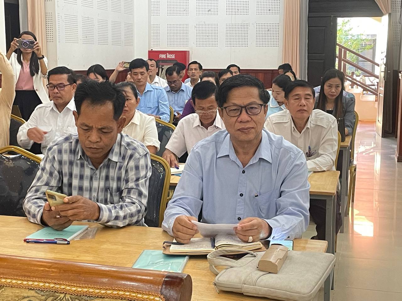 លោក ង៉ែត ឡឹង ប្រធានមន្ទីរអប់រំ យុវជន និងកីឡាខេត្តកោះកុង បានដឹកនាំក្រុមកាងារសុខភាពសិក្សា ចូលរួមសិក្ខាសាលាផ្លាស់ប្តូរបទពិសោធន៍ ស្តីពី៖ ការអនុវត្តកម្មវិធីសិក្សាមុខវិជ្ជា (អប់រំសុខភាព) នៅតាមគ្រឹះស្ថានសិក្សាចំណេះទូទៅនិងអប់រំបច្ចេកទេស