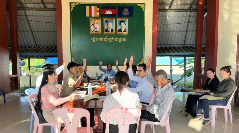 គណៈកម្មាធិការពិគ្រោះយោបល់កិច្ចការនារី និងកុមារ ឃុំជ្រោយប្រស់ (គ.ក.ន.ក) បានរៀបចំកិច្ចប្រជុំប្រចាំខែធ្នូ ដើម្បីបូកសរុបលទ្ធផលការងារ និងលើកទិសដៅការងារបន្តនៅខែមករា ឆ្នាំ២០២៥