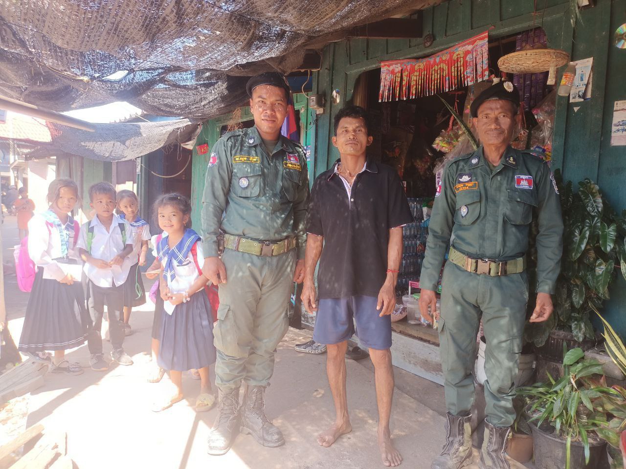 កម្លាំងប៉ុស្តិ៍នគរបាលឃុំជ្រោយប្រស់ បានការពារសន្តិសុខ សណ្ដាប់ធ្នាប់ក្នុងមូលដ្ឋាន