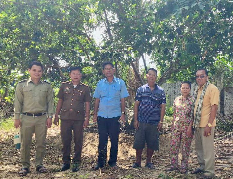 រដ្ឋបាលឃុំកោះស្ដេច ត្រួតពនិត្យទីតាំងស្ថានី យ៍សាងសង់អង់តែនតាមការស្នេីសុំរបស់ក្រុមហ៊ុនថេឡេម៉ូបាយ​ (ខេមបូឌា)