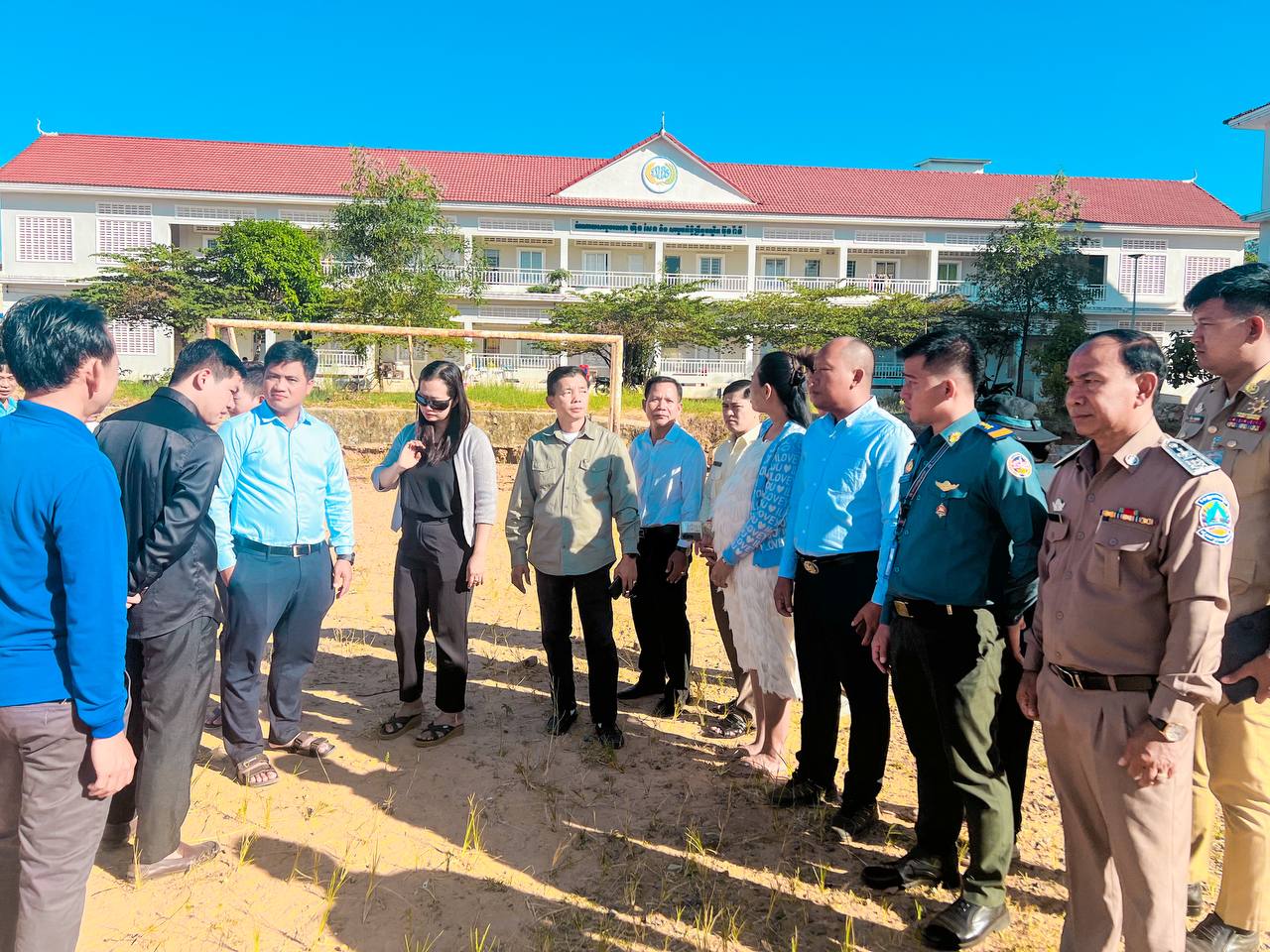 លោក សុខ ភិរម្យ អភិបាលស្រុកមណ្ឌលសីមា លោក ប៉ែន សុផាត អភិបាលរងស្រុក អមដំណើរ លោក ស្រី ឈី វ៉ា អភិបាលរងខេត្តកោះកុង និងលោក ហ៊ីម វុទ្ធី ជំនួយការឯកឧត្តម ហ៊ុន ម៉ានី ប្រធានសហភាពសហព័ន្ធយុវជនកម្ពុជា ចុះពិនិត្យទីតាំង២កន្លែងសម្រាប់ប្រារព្ធពិធីសំណេះសំណាលជាមួយសមាជិកសហភាពសហព័ន្ធយុវជនកម្ពុជាស្រុកមណ្ឌលសីមា ខេត្ត កោះកុង និងដាំកូនកោងកាង នៅសហគមន៍តំបន់ការពារធម្មជាតិពាមក្រសោប