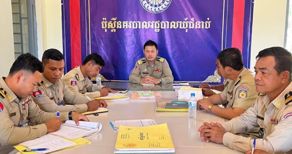 ក្រោម​ការ​ចង្អុល​បង្ហាញ​ពី​ លោក​ឧត្តមសេនីយ៍ទោ​ គង់​ មនោ​ ស្នងការនគរបាលខេត្ត​កោះកុង​ ចាត់ក្រុមការងារ ដឹកនាំ​ដោយ​ លោកវរសេនីយ៍ទោ គឹម សោភ័ណ្ឌណូរ៉ា ស្នងការរង ទទួលដឹកនាំការិយាល័យកិច្ចការប៉ុស្តិ៍នគរបាលរដ្ឋបាល បន្តចុះត្រួតពិនិត្យ និងពង្រឹងប្រសិទ្ធភាព ប៉ុស្តិ៍នគរបាលរដ្ឋបាល នៃអធិការដ្ឋាននគរបាលស្រុកថ្មបាំង ចំនួន ៤ប៉ុស្តិ៍ ក្នុងនោះមាន : ប៉ុស្តិ៍ឬស្សីជ្រុំ ប៉ុស្តិ៍តាទៃលើ ប៉ុស្តិ៍ដូនពៅ ប៉ុស្តិ៍ជំនាប់ និងប៉ុស្តិ៍ប្រឡាយ