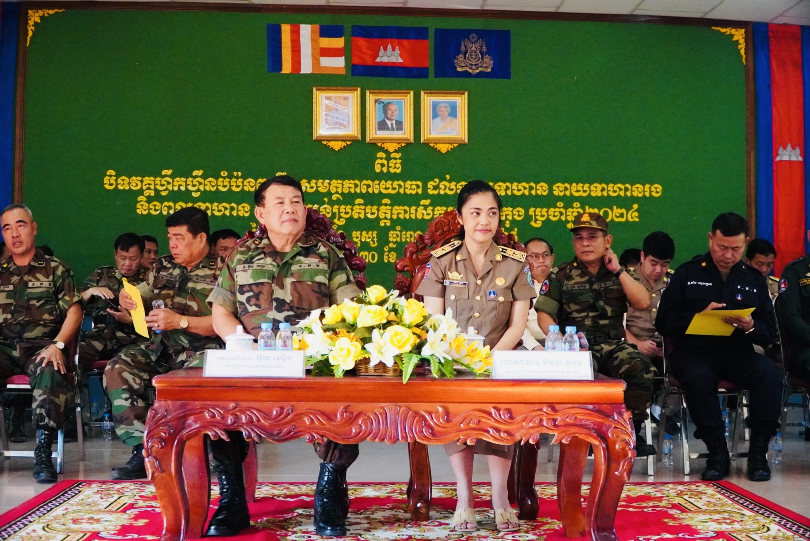 លោកជំទាវ មិថុនា ភូថង អភិបាល នៃគណៈអភិបាលខេត្តកោះកុង បានអញ្ជើញជាអធិបតី ក្នុងពិធីបិទវគ្គហ្វឹកហ្វឺនបំប៉នពង្រឹង សមត្ថភាពយោធារបស់តំបន់ប្រតិបត្តិការសឹករងកោះកុង