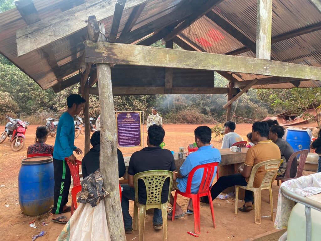 កម្លាំងប៉ុស្តិ៍នគរបាលរដ្ឋបាលឃុំតាទៃលើ បានចុះល្បាតក្នុងមូលដ្ឋាននិងចែកអត្តសញ្ញាណប័ណ្ណសញ្ជាតិខ្មែរជូនប្រជាពលរដ្ឋ