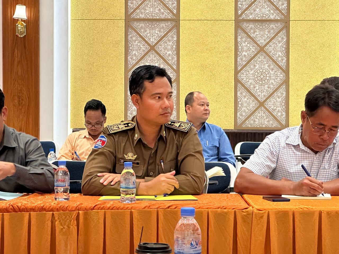 លោក ទួន ឪទី អភិបាលរងស្រុកគិរីសាគរ បានដឹកនាំលោកប្រធានការិយាល័យរៀបចំដែនដីនគរូបនីយកម្មសំណង់ និងភូមិបាលស្រុករួមទាំងអាជ្ញាឃុំ បានចូលរួមកិច្ចប្រជុំស្ដីពីការកំណត់ព្រំប្រទល់រវាងរដ្ឋបាលខេត្ត​ ក្រុង​ ស្រុក​ ឃុំ​ និងសង្កាត់​ ដែលពុំទាន់មានភាពច្បាស់លាស់
