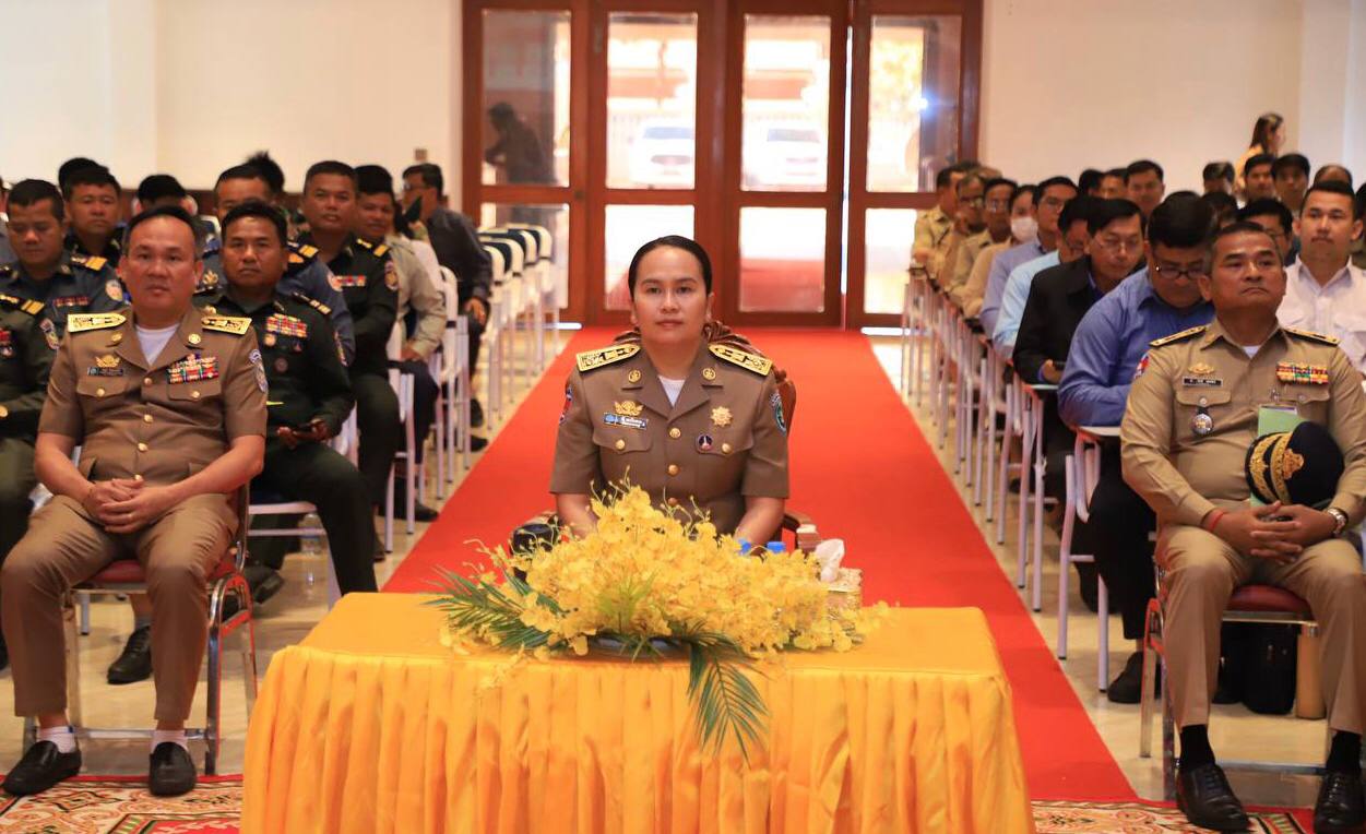 លោក សុខ ខ្មៅ មេឃុំប្រឡាយ និង លោក សុខ ឡាយស្មៀនឃុំ បានអញ្ជើញចូលរួម ក្នុងពិធីប្រារព្ធទិវាជាតិគ្រប់គ្រងគ្រោះមហន្ដរាយ ក្រោមប្រធានបទ”ការគ្រប់គ្រងគ្រោះមហន្ដរាយគឺសំដៅការពារអភិវឌ្ឍន៍ និងសុខុមាលភាពរបស់ប្រជាជន។ក្រោមអធិបតីភាព លោកស្រី អ៊ី នារីនេត អភិបាលរងនៃគណៈអភិបាលខេត្តកោះកុង។
