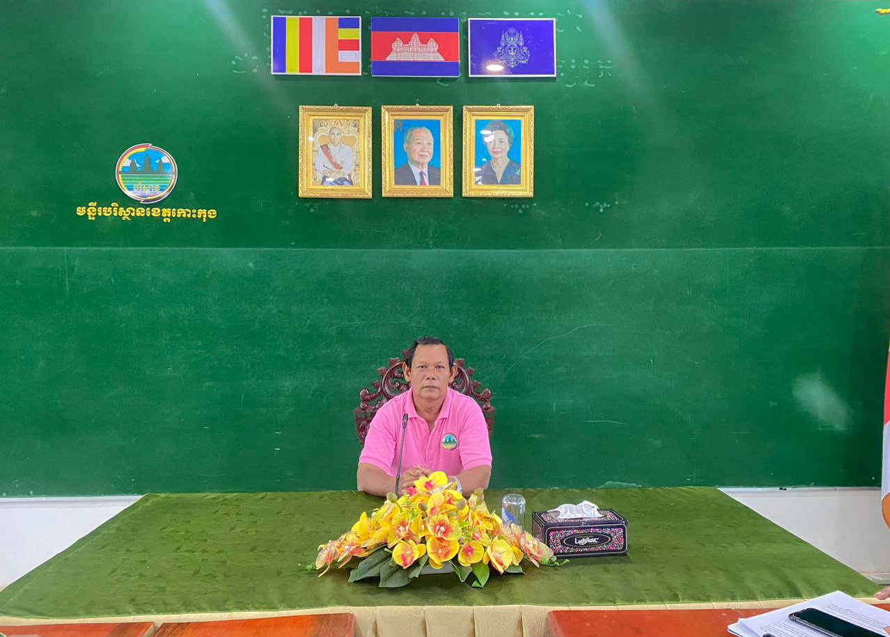 លោក ហ៊ន គឹមហុង ប្រធានការិយាល័យចំណេះដឹងនិងព័ត៌មានបរិស្ថាន បានដឹកនាំមន្ត្រីក្រោមឱវាទ បើកវគ្គបណ្ដុះបណ្ដាលស្ដីពី របៀបសរសេររបាយការណ៍ អត្ថបទ និងការថតរូប ផុសក្នុងបណ្ដាញសង្គម