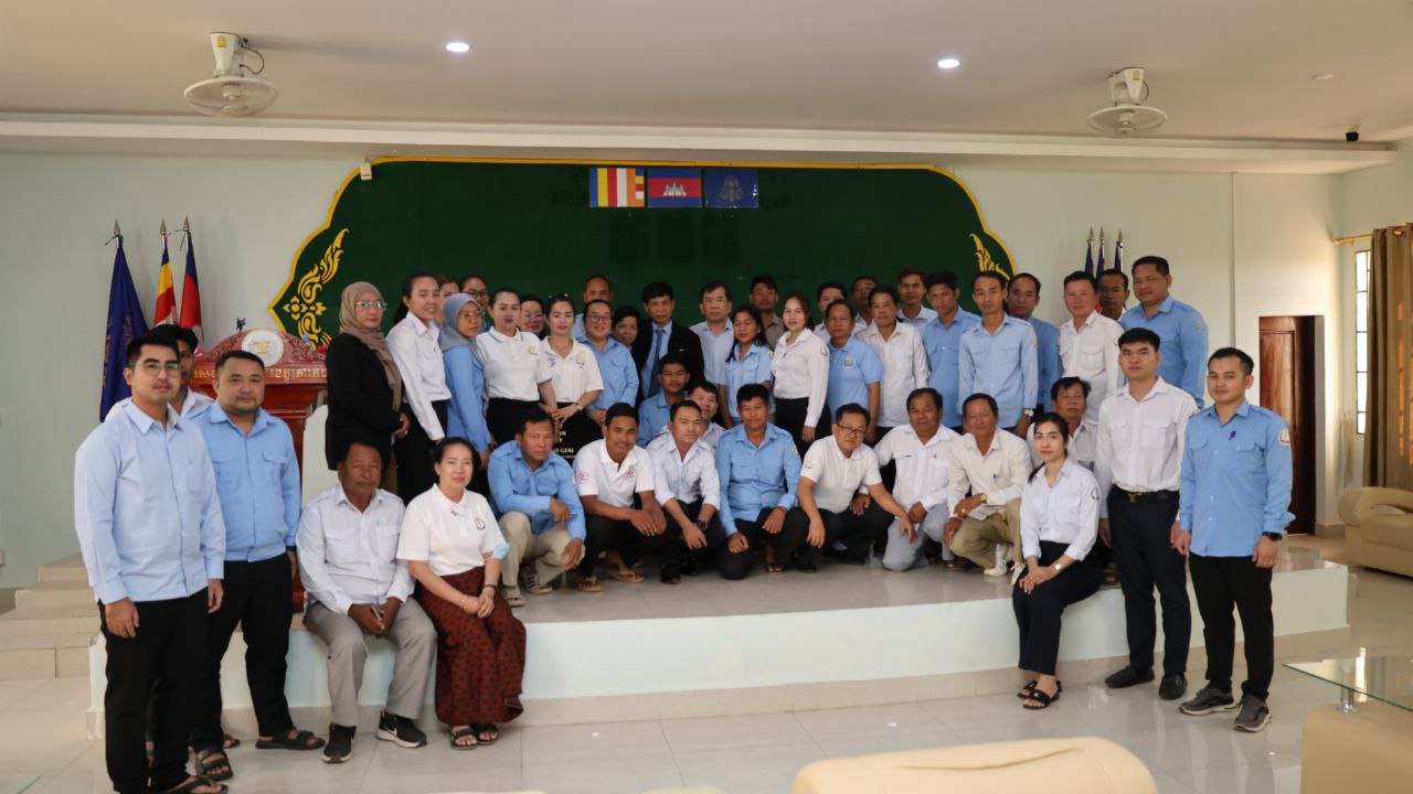 មន្ទីរសុខាភិបាលនៃរដ្ឋបាលខេត្តកោះកុង បើកសិក្ខាសាលាប្រចាំឆ្នាំរបស់កម្មវិធីជំងឺ ឆ្លងផ្សេងៗ ជំងឺគ្រុនចាញ់ ជំងឺគ្រុនឈាម និងជំងឺរបេង ដល់មន្ត្រីសុខាភិបាលនៅស្រុកប្រតិបត្តិ មន្ទីរពេទ្យ បង្អែក និងមណ្ឌលសុខភាព ក្រោមអធិបតីភាព ឯកឧត្ដមវេជ្ជបណ្ឌិត ទៅ ម៉ឹង ប្រធានមន្ទីរសុខាភិបាលនៃរដ្ឋបាលខេត្តកោះកុង