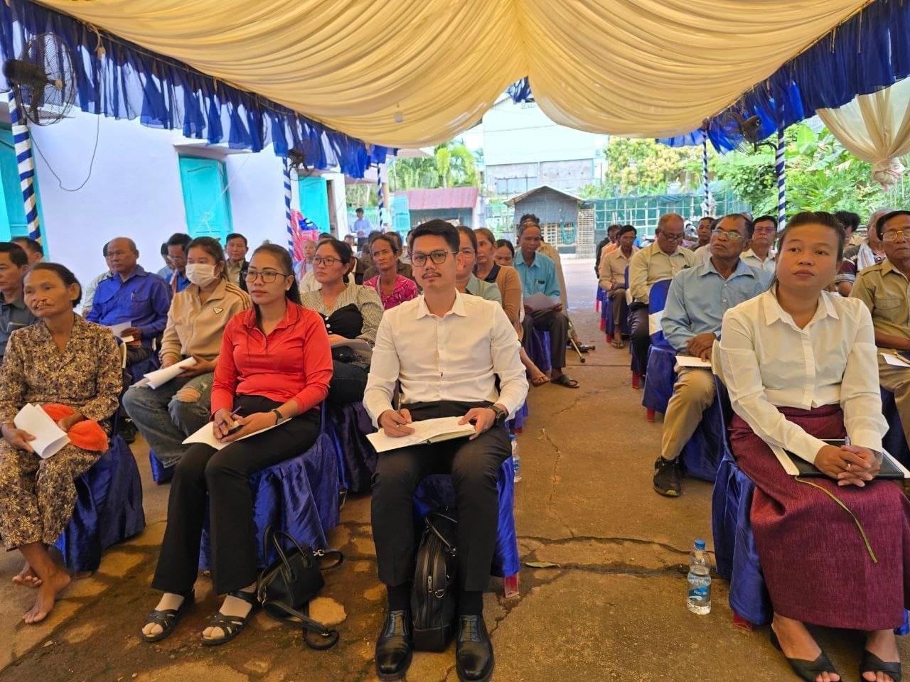 លោកស្រី សាត សុវណ្ណរ៉េត ប្រធានការិយាល័យសង្គមកិច្ច និងសុខុមាលភាពសង្គម បានចូលកិច្ចប្រជុំផ្សព្វផ្សាយ ស្តីពី ការប្រើប្រាស់ភាសាវិជ្ជមានចំពោះជនមានពិការភាព ក្រោមអធិបតីភាព លោកស្រី អៀង ឪគីម នាយករងរដ្ឋបាលស្រុកស្រែអំបិល នៅការិយាល័យអង្គការមរតក ស្រុកស្រែអំបិល