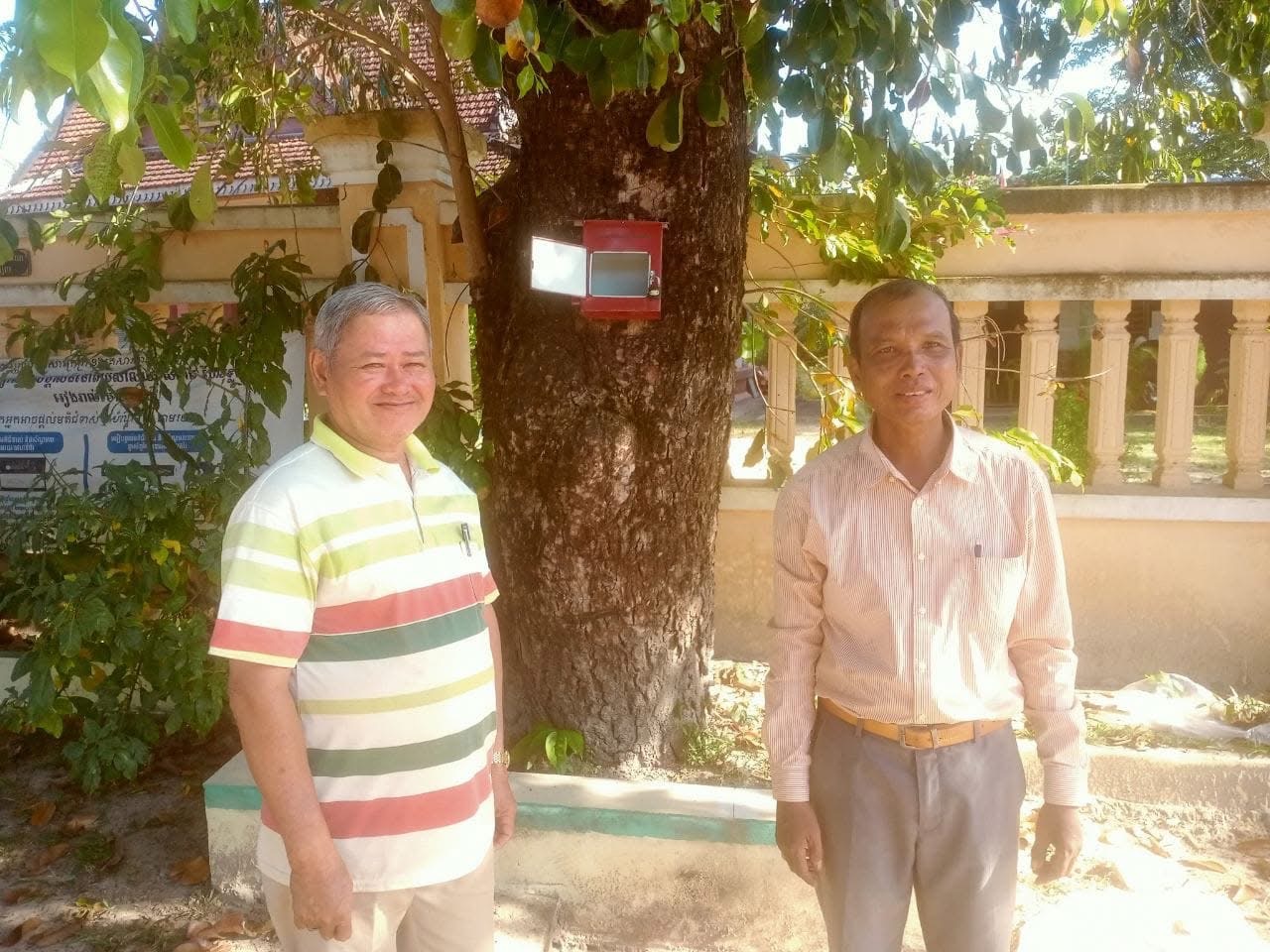 លោក ហេង នាង ប្រធានការិយាល័យប្រជាពលរដ្ឋ ស្រុកបូទុមសាគរ បានចុះបើកប្រអប់សំបុត្របញ្ចេញមតិ និបណ្តឹងតវ៉ា ក្នុងឃុំថ្មស និឃុំតានូនចំនួន៥ទីតាំងគឺៈ សាវិទ្យាល័យហ៊ុន សែនចំការលើ សាលាឃុំថ្មស សាលាបឋមសិក្សាក្រួសក្រហម សាលាឃុំតានូន និងសាលាបឋមសិក្សាភូមិអភិវឌ្ឍថ្មី ជាលទ្ធផលពុំទទួលបានបណ្តឹងទេ