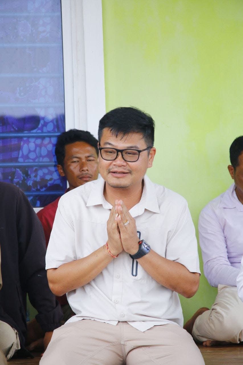 លោក ក្រូច បូរីសីហា អភិបាល នៃគណៈអភិបាលស្រុកបូទុមសាគរ បានដឹកនាំក្រុមការងារស្រុក អាជ្ញាធរឃុំ ភូមិ និងនាយប៉ុស្តិ៍នគរបាលរដ្ឋបាលតានូនចុះជួបសំណេះសំណាល និងសួសុខទក្ខព្រមទាំងទទួលយកនូវការសំណូមពរមួយចំនួន របស់ប្រជាពលរដ្ឋរស់នៅភូមិបាក់រនាស់ថ្មី ឃុំតានូន ស្រុកបូទុមសាគរ ខេត្តកោះកុង