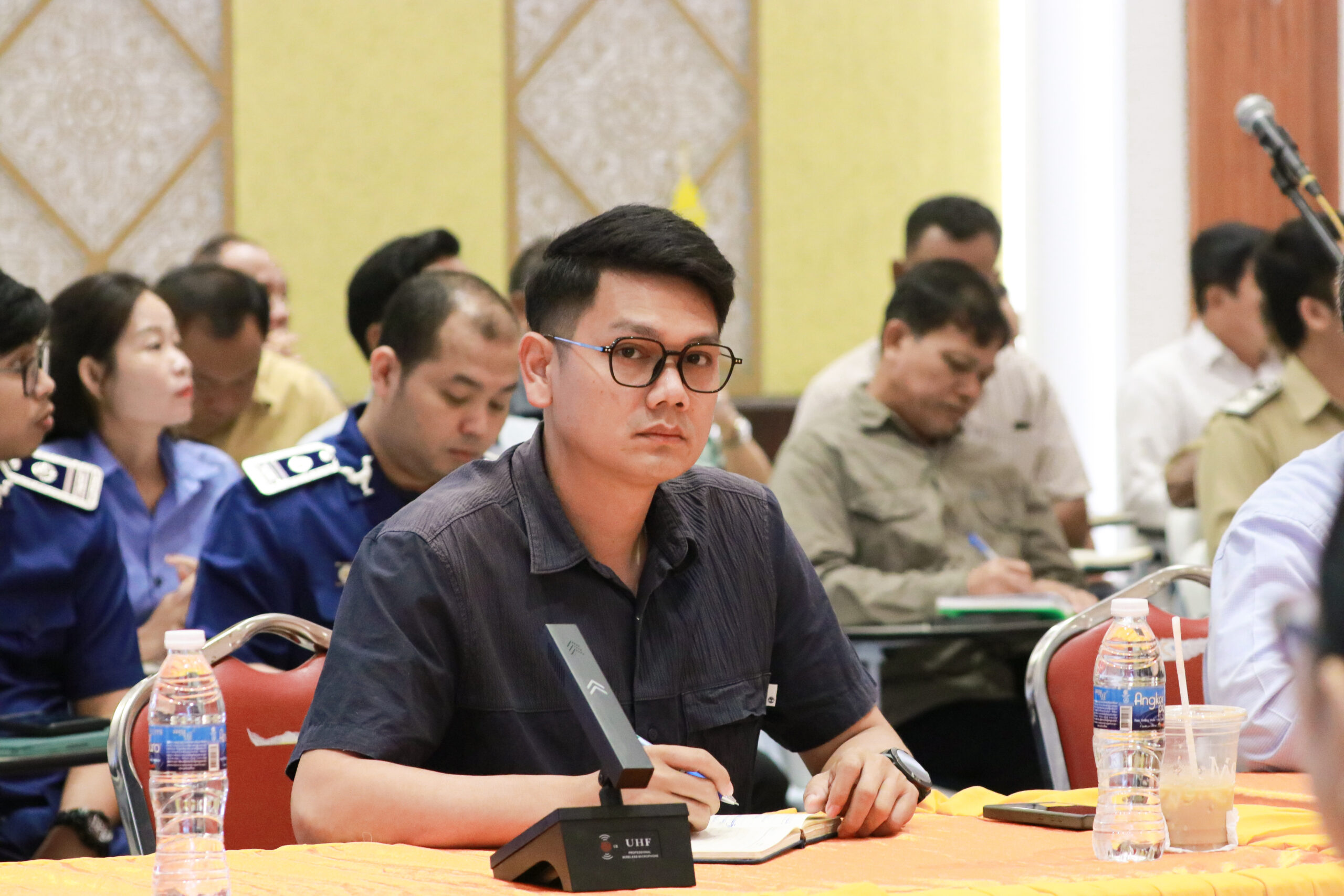 លោក​ ហែម​ ប៊ុនសំបូរ​ អភិបាលរង​ស្រុកកោះកុង​ អញ្ជេីញចូលរួមវេទិកាពិគ្រោះយោបល់រដ្ឋបាល​ខេត្តកោះកុង​ ជាមួនឹងអង្គការ​ សង្គមស៉ីវិលដែលធ្វេីសកម្មភាពក្នុងដែនសមត្ថកិច្ចខេត្តកោះកុង​ ប្រចាំឆមាសទី២​ ឆ្នាំ២០២៤​