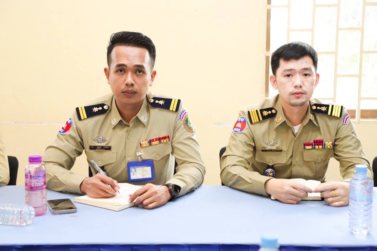 លោក​វរសេនីយ៍ត្រី​ តាន់​ ឡាយហួត​ អធិការ​រង​ អនុប្រធាន​ក្រុម​ការងារ​ព័ត៌មាន​វិទ្យា​ តំណាង​លោក​អធិការ​ បានដឹក​នាំ​ក្រុម​ការងារ​ព័ត៌មាន​វិទ្យា​​របស់​អធិការដ្ឋាន​ និង​មន្រ្តី​ទទួល​បន្ទុក​(ហ្វេសប៊ុក​ ផ្លូវ​ការ​)​ របស់​ប៉ុស្តិ៍​នគរបាល​រដ្ឋបាល​ទាំង​ ៦​ នៃ​អធិការ​ដ្ឋាន​ អញ្ជើញ​ចូលរួម​វគ្គ​សិក្ខាសាលា​ស្ដី​ពី​ “ការ​ប្រេីប្រាស់​បណ្ដាញ​ព័ត៌មាន​វិទ្យា​ថ្នាក់​ស្រុក​”
