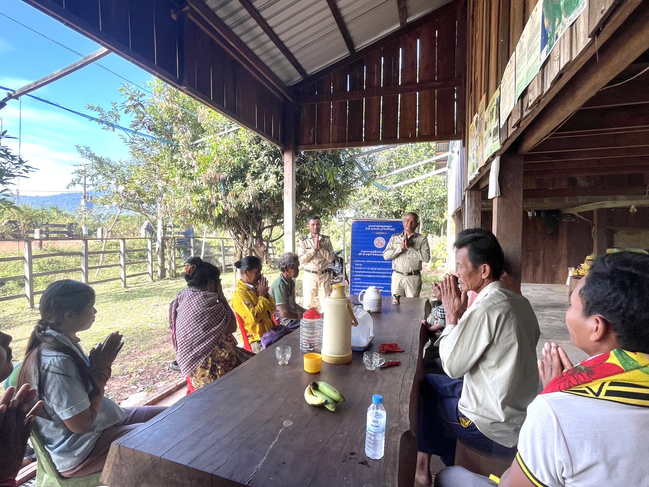 ប៉ុស្តិ៍នគរបាលរដ្ឋបាលឃុំប្រឡាយ បានចេញល្បាតក្នុងមូលដ្ឋាន និងសហកាជាមួយ លោកមេភូមិ ចុះធ្វើវេទិកាសាធារណៈគោលនយោបាយភូមិ ឃុំមានសុវត្ថិភាព