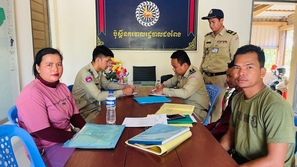 លោកវរសេនីយ៍ត្រី ឈាន ភើបនាយប៉ុស្តិ៍បានបែងចែកកម្លាំងប៉ុស្តិ៍ ផ្តល់សេវាសាធារណៈជូនប្រជាពលរដ្ឋ ទទួលព័ត៌មាន និងត្រៀមលក្ខណៈជួយសង្គ្រោះ ប្រចាំការនៅប៉ុស្ដិ៍រដ្ឋបាល ២៤/២៤ម៉ោង និងចុះល្បាតការពារ សន្តិសុខ ព្រមទាំងចុះចែកអត្តសញ្ញាណប័ណ្ណសញ្ជាតិខ្មែរ