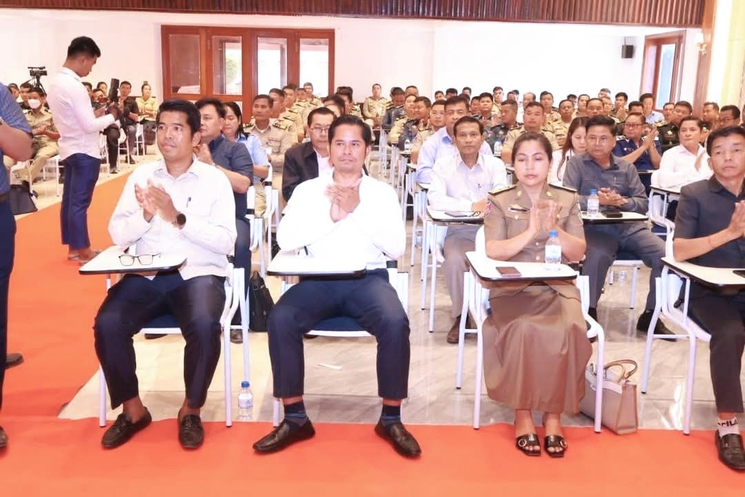 លោកស្រី ទួត ហាទីម៉ា អភិបាលនៃគណៈអភិបាលស្រុកថ្មបាំង បានអញ្ជើញចូលរួម ក្នុងពិធីប្រកាសចូលកាន់មុខតំណែង ប្រធានពន្ធនាគារខេត្តកោះកុង