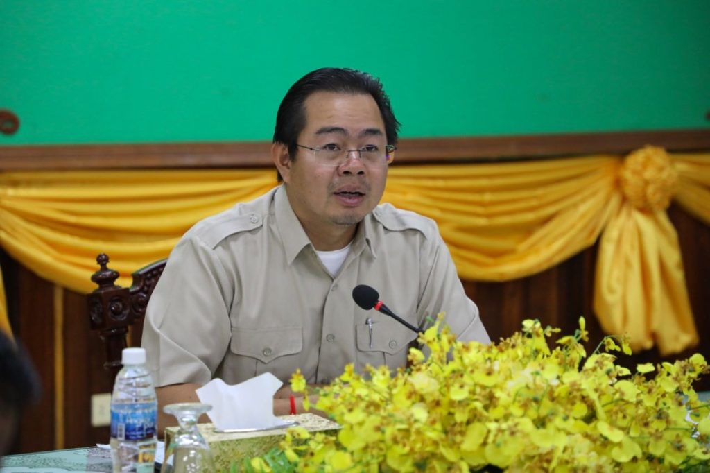កិច្ចប្រជុំពិភាក្សាការរួមយោបល់លើសេចក្តីព្រាងច្បាប់ស្តីពី សណ្តាប់ធ្នាប់សាធារណៈ ដែលដឹកនាំដោយលោក ម៉ាង ស៊ីណេត អភិបាលរងខេត្តព្រះសីហនុ