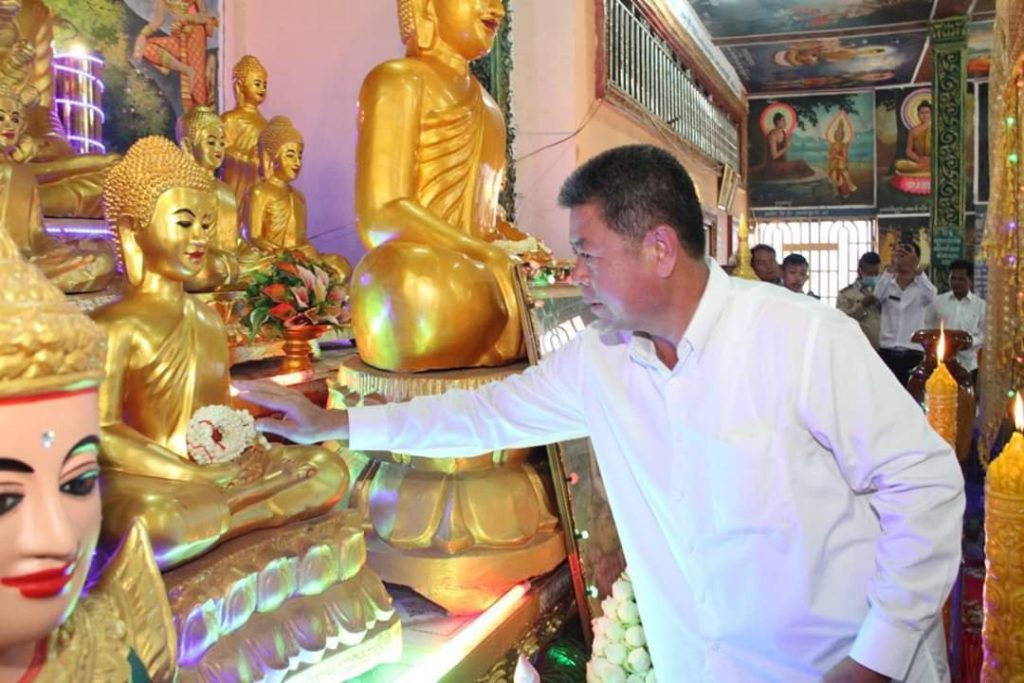 ឯកឧត្តម ជាម ហ៊ីម ប្រធានក្រុមប្រឹក្សាខេត្ត ​និងថ្នាក់ដឹកនាំរដ្ឋបាលខេត្តបាននាំយកទៀនព្រះវស្សា និងទេយ្យទានវេប្រគេនព្រះសង្ឃគង់ចាំព្រះវស្សាអស់ត្រីមាសក្នុងវត្តចំនួន ១៩វត្ត ក្នុងខេត្តព្រះសីហនុ នៅវត្តសាមគ្គីគិរីស្ទឹងឆាយ  ស្ថិតក្នុងឃុំ ស្ទឹងឆាយ ស្រុកកំពង់សីលា ខេត្តព្រះសីហនុ