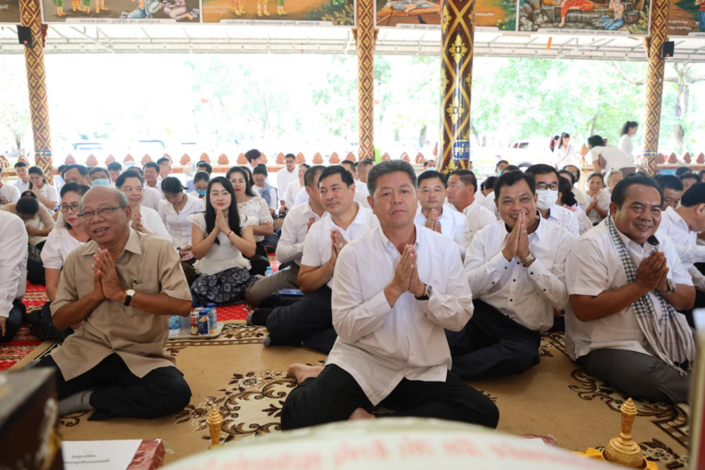 ឯកឧត្តម ជាម ហ៊ីម ប្រធានក្រុមប្រឹក្សាខេត្ត និងថ្នាក់ដឹកនាំរដ្ឋបាលខេត្តបាននាំយកទៀនព្រះវស្សា និងទេយ្យទានវេប្រគេនព្រះសង្ឃគង់ចាំព្រះវស្សាអស់ត្រីមាសក្នុងវត្តចំនួន ៣៩វត្ត ក្នុងខេត្តព្រះសីហនុ នៅវត្តឥន្ទញ្ញាណ (វត្តក្រោម) ស្ថិតក្នុងសង្កាត់លេខ៣ ក្រុងព្រះសីហនុ ខេត្តព្រះសីហនុ ។