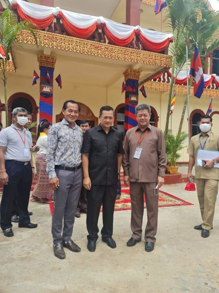 ឯកឧត្ដម​ គួច​ ចំរើន​ អភិបាល នៃគណៈអភិបាលខេត្តព្រះសីហនុ​ បានអញ្ជេីញចូលរួម​ក្នុងពិធី​សម្ពោធកុដិថ្មី​ និងសមិទ្ធផលនានា ក្នុងវត្តកំពង់ត្រឡាច