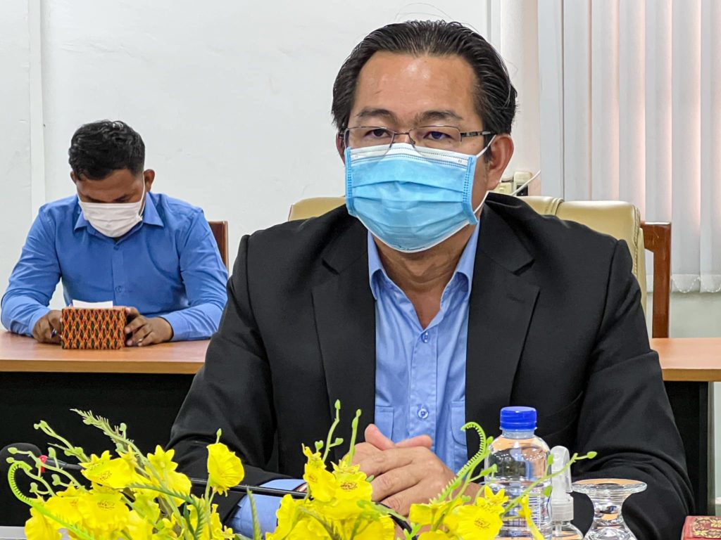 ឯកឧត្តម ម៉ាង ស៊ីណេត អភិបាលខេត្តស្តីទី បានអនុញ្ញាតឱ្យលោក យូកុ កាន់ដា ចូលជួបសម្តែងការគួរសម
