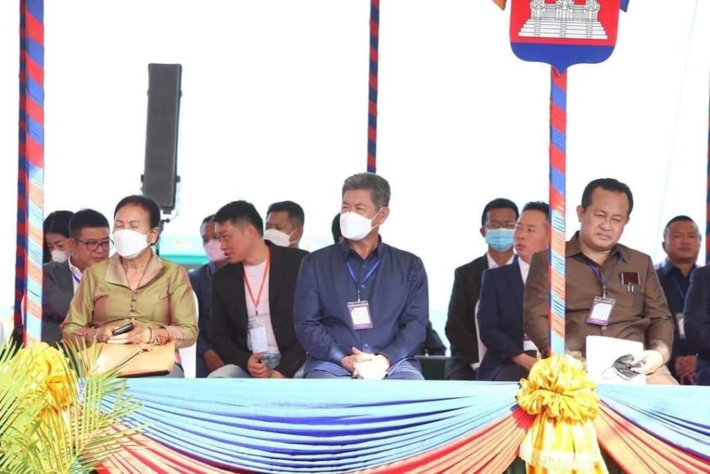ឯកឧត្តម គួច ចំរើន អភិបាល​ នៃគណៈអភិបាលខេត្តព្រះសីហនុ បានអញ្ជើញចូលរួមក្នុងកម្មវិធីបញ្ចុះបឋមសិលាបើកការដ្ឋានសាងសង់គម្រោងវិនិយោគមជ្ឈមណ្ឌល ភស្តុភារកម្ម និងកំពង់ផែពហុបំណង