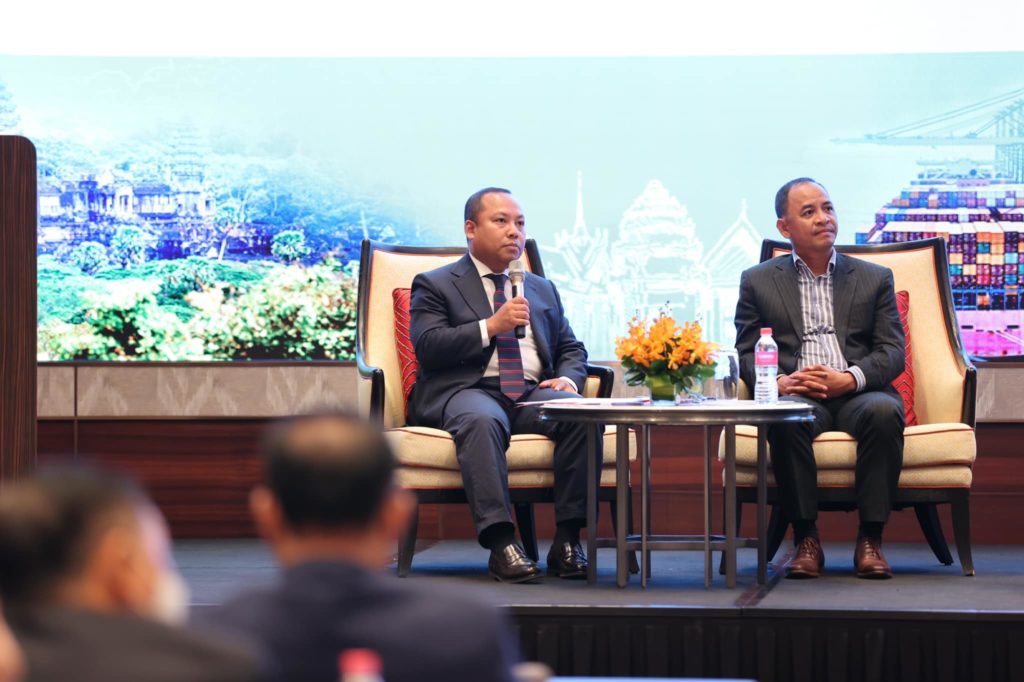 លោក ឡុង ឌីម៉ង់ អភិបាលរងខេត្តព្រះសីហនុ តំណាងរដ្ឋបាលខេត្តព្រះសីហនុ អញ្ជើញចូលរួមជាវាគ្មិននៅក្នុង«សិក្ខាសាលាពិគ្រោះយោបល់ថ្នាក់ជាតិស្តីពីការទូតសេដ្ឋកិច្ចក្នុងគន្លងប្រក្រតីភាពថ្មី »