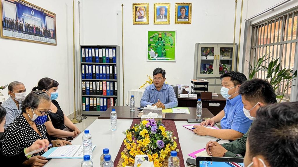 លោក ឃាង ភារម្យនាយករងទីចាត់ការផែនការ និងវិនិយោគ សាលាខេត្តព្រះសីហនុ បានដឹកនាំកិច្ចប្រជុំស្តីពីសំណើរបស់អាជីវករលក់ដូរនៅផ្សារលើ
