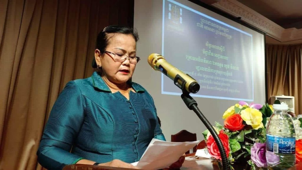 លោកស្រី ហៀក ហ៊ីមុល្លី អភិបាលរងខេត្តព្រះសីហនុ បានអញ្ជើញចូលរួមសិក្ខាសាលា ស្តីពីវិជ្ជាជីវៈ អាជ្ញាសាលា ក្រោមអធិបតីភាព ឯកឧត្តម សួន វិសាល
