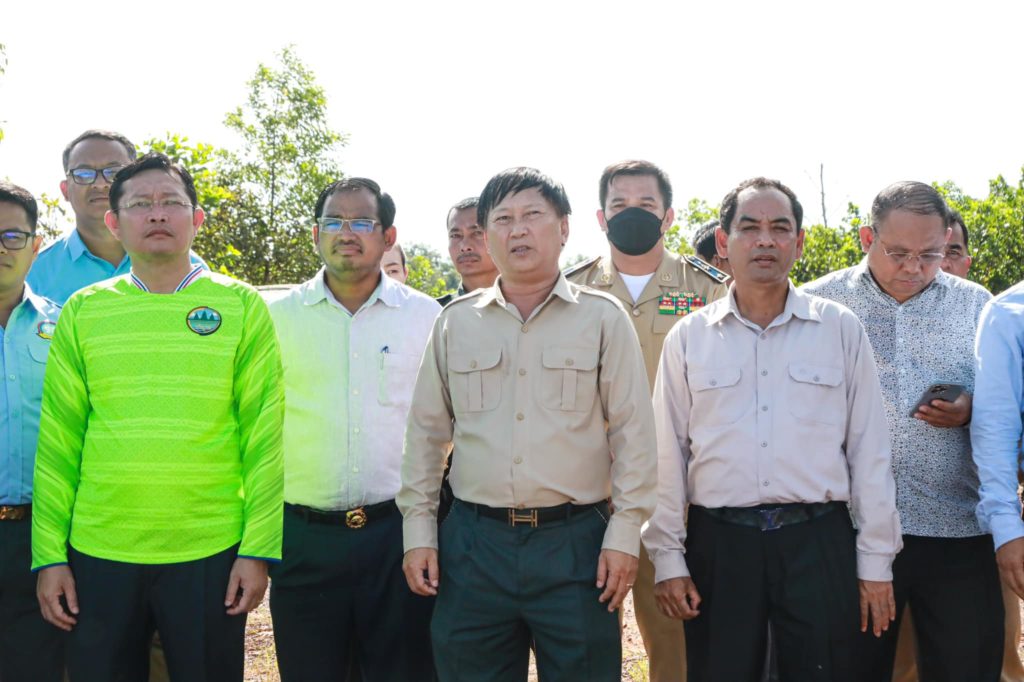 លោក គង់ វិតាណៈ និងលោក អ៉ី សុខឡេង អភិបាលរងខេត្តព្រះសីហនុ បានអញ្ជើញជាអធិបតីក្នុងពិធីលែងកូនត្រីឆ្ពិន និងត្រីព្រលូង ចំនួន ៨ម៉ឺនក្បាល ក្នុងបឹងធម្មជាតិក្បាលឆាយ