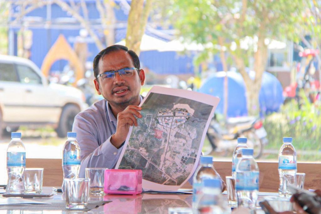 លោក អ៉ី សុខឡេងអភិបាលរងខេត្តព្រះសីហនុ បានចុះពិនិត្យទីតាំងស្នើសុំសាងសង់ផែទេសចរណ៍ ដែលមានបណ្តោយចំនួន ៥០០ ម៉ែត្រ និងទទឹង៦ម៉ែត្រ