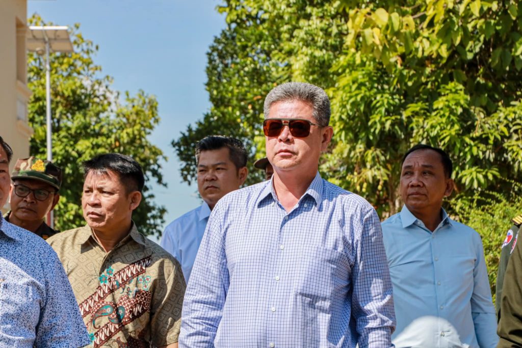 ឯកឧត្តម គួច ចំរើន ពិនិត្យទីតាំងសាងសង់គិលានុបដ្ឋាន និងផ្ទះបាយនៅតំបន់ប្រតិបត្តិការសឹករងព្រះសីហនុ