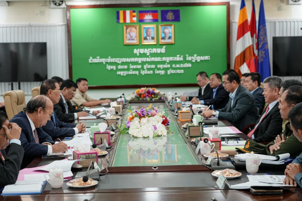 គណៈកម្មការទទួលបន្ទុកកិច្ចការមហាផ្ទៃ ការពារជាតិ ទំនាក់ទំនងរដ្ឋសភា ព្រឹទ្ធសភា អធិការកិច្ច និងមុខងារសាធារណៈនៃព្រឹទ្ធសភា (គណៈកម្មការទី៤) ដឹកនាំដោយឯកឧត្តម សុខ ឥសាន ប្រធានគណៈកម្មការ បានអញ្ជើញជួបពិភាក្សាការងារជាមួយនឹងអាជ្ញាធរខេត្តព្រះសីហនុ